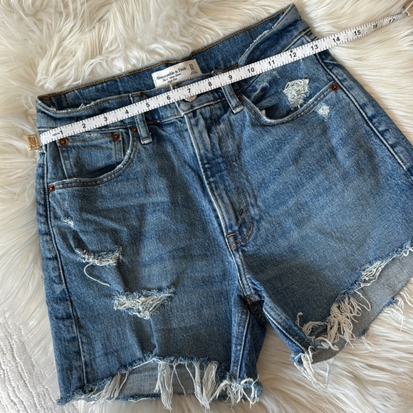 A b e r c r o m b i e & F i t c h • High rise 4” denim cutoff short - Picture 6 of 7